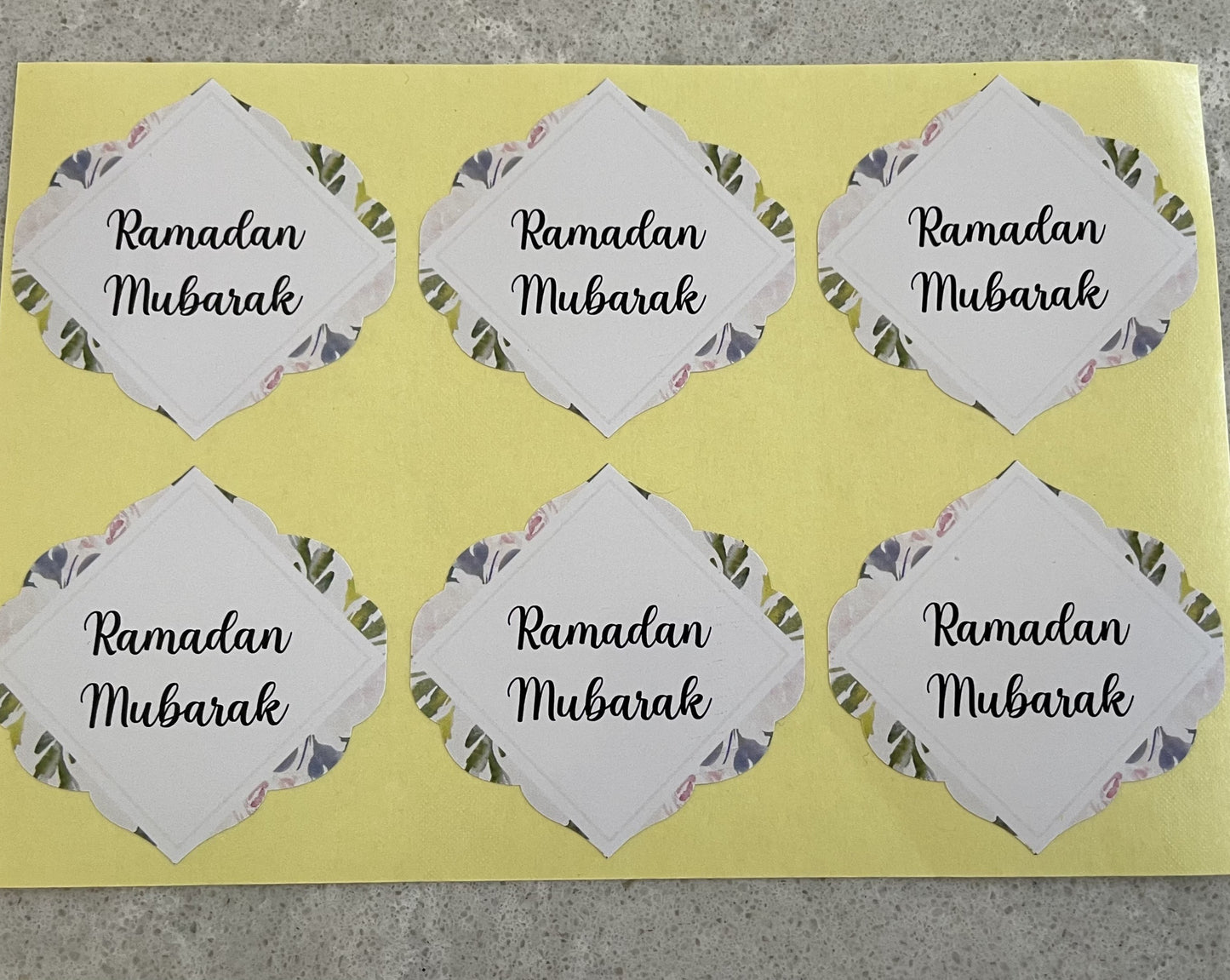 Ramadan Mubarak lantern stickers (72 pieces)